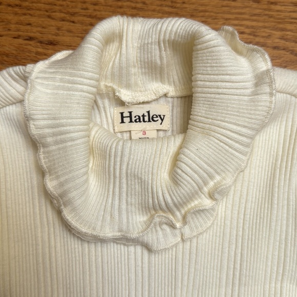 NWT Hatley Cream Ribbed Turtleneck with Lettuce Trim | 3T - Picture 2 of 3